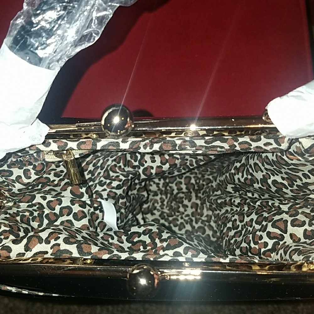 Tatyana Vintage Black To Die For Coffin Kisslock Pinup Purse w Leopard Lining - Picture 9 of 9
